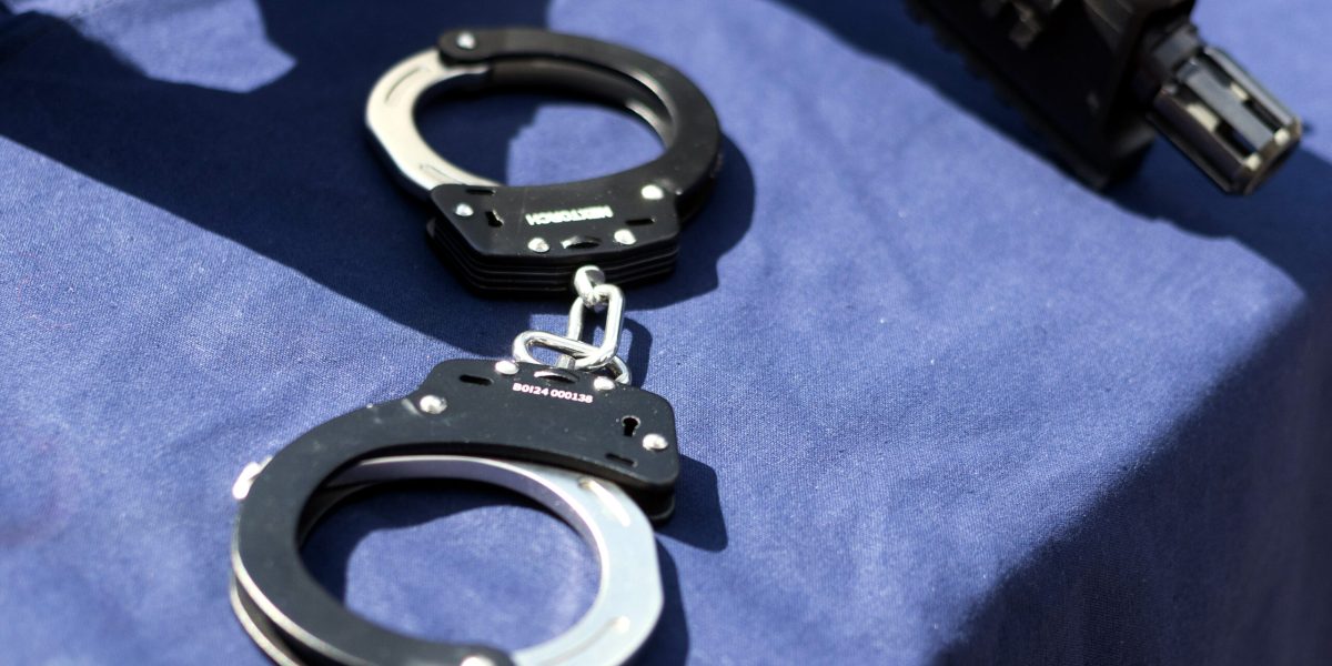 Timiș: Adolescentă bătută și abandonată pe câmp, după ce a refuzat proxenetismul