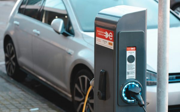 Sectorul 6, electrificat: 40 de stații de încărcare pentru mașini