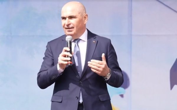 Bolojan, felicitări pentru Mungiu: România, promovată la Cannes