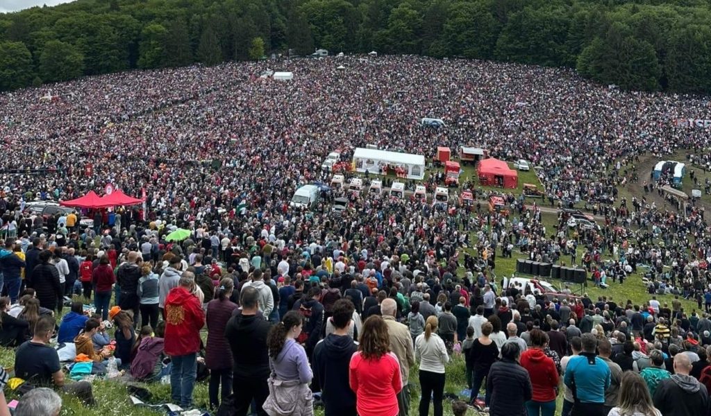 Pelerinaj uriaș la Șumuleu Ciuc: Peste 300.000 de oameni, inclusiv președintele Ungariei
