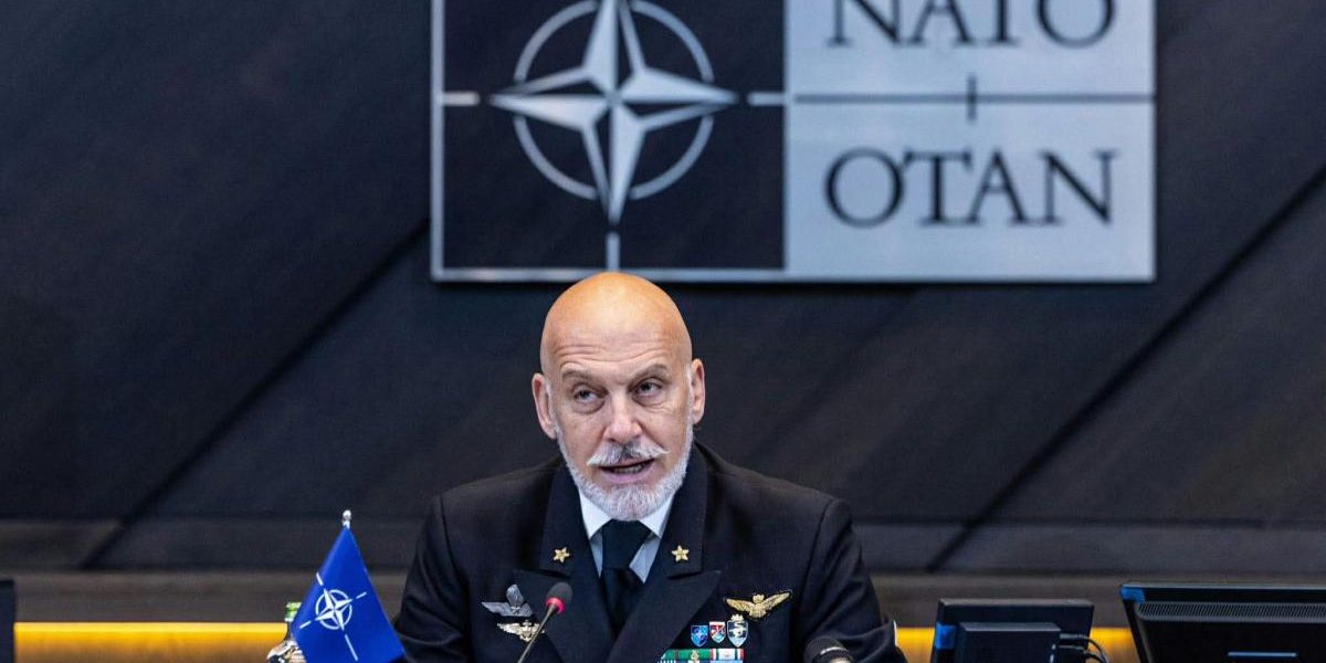 Rusia, amenințare la granițe: NATO avertizează despre reînarmare rapidă