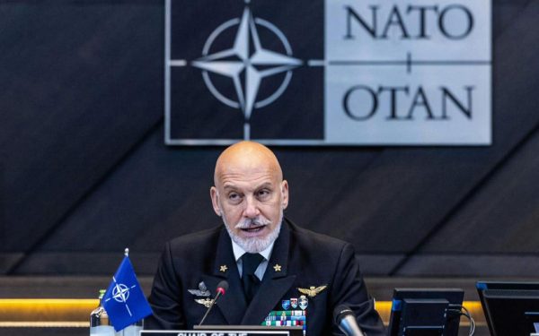Rusia, amenințare la granițe: NATO avertizează despre reînarmare rapidă
