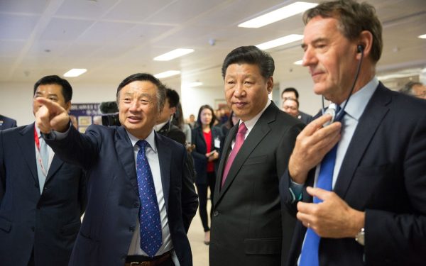 China sfidează Silicon Valley: Huawei găsește soluția pentru a ocoli „Legea lui Moore”