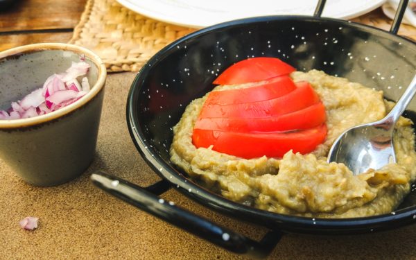 Ingredientul-șoc ce transformă salata de vinete: Secretul bucătarilor!