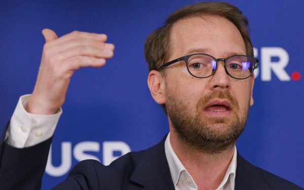 USR taie macaroana lui Tomac: „Guvern nefuncțional!”