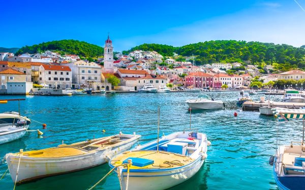 Croația atrage turiști români: plaje spectaculoase, vacanțe tot mai căutate