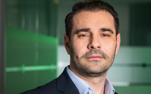 Petric (Schneider Electric): AI, energie, viteză și design inteligent