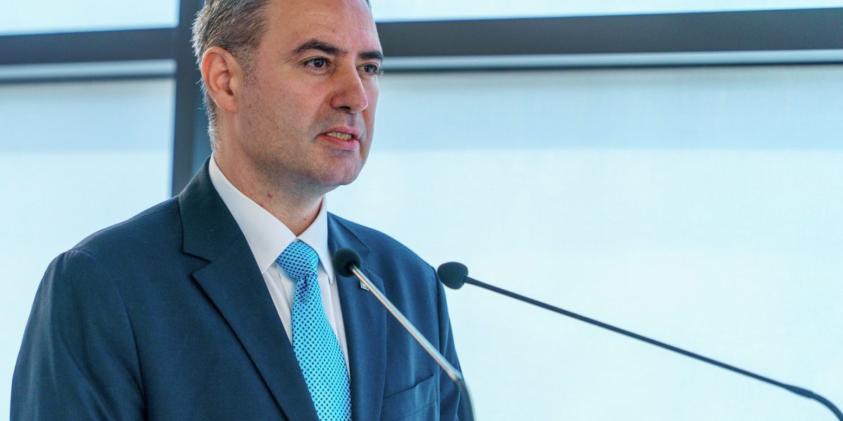 Nazare, avertisment Finanțe: România riscă retrogradarea