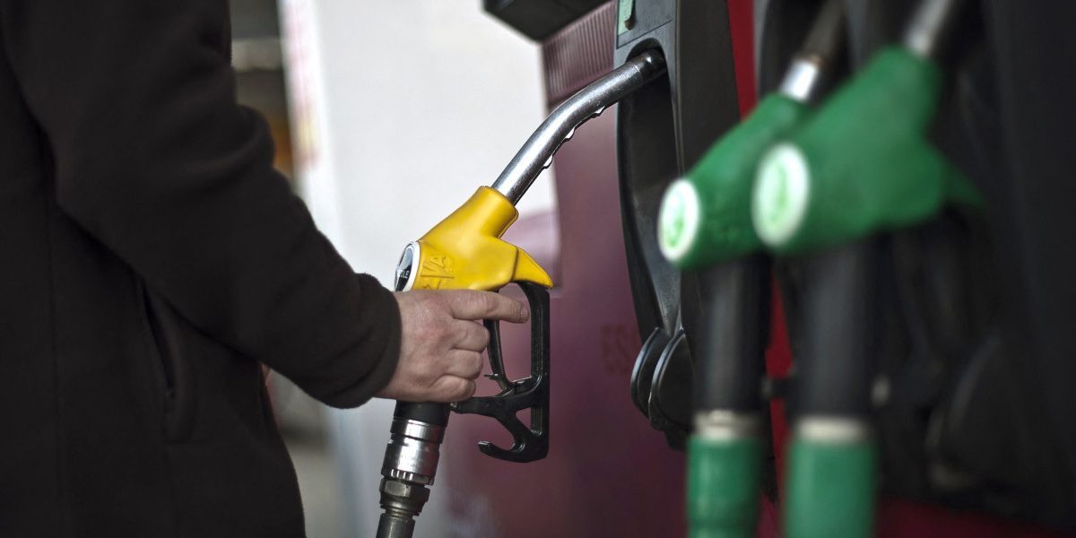 Carburanți: Parlamentul nu apucă plafonarea de la 1 iulie?