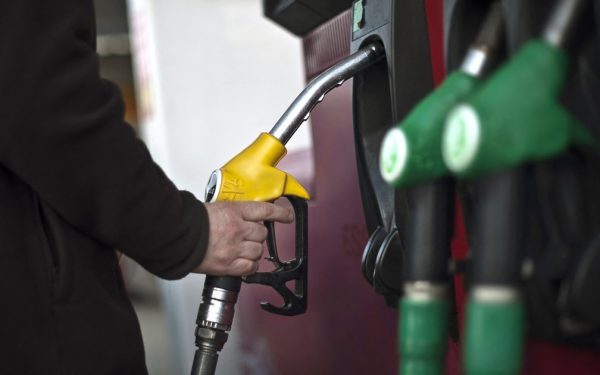 Carburanți: Parlamentul nu apucă plafonarea de la 1 iulie?