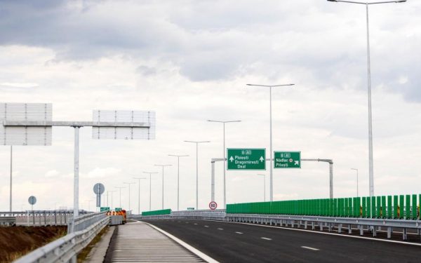Lamele verzi de pe autostrăzi: Ce secret ascund șoferii