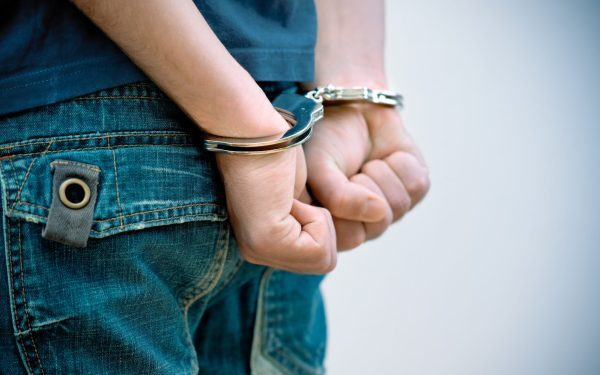Argeș: Tânăr prins în plasa online pentru pedofilie, victimă de 7 ani