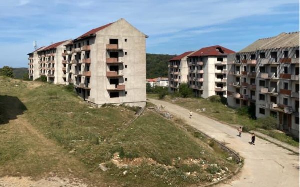 România: Bloc la 49.000€ în oraşul-fantomă din parc național