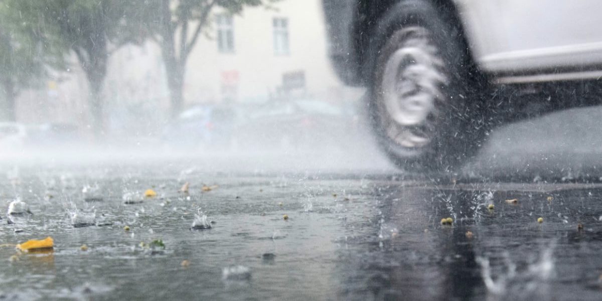 Furtuni haotice: vijelii și grindină lovesc țara până la noapte