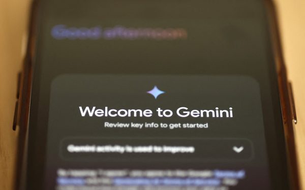 Firmele manipulează răspunsurile ChatGPT și Gemini
