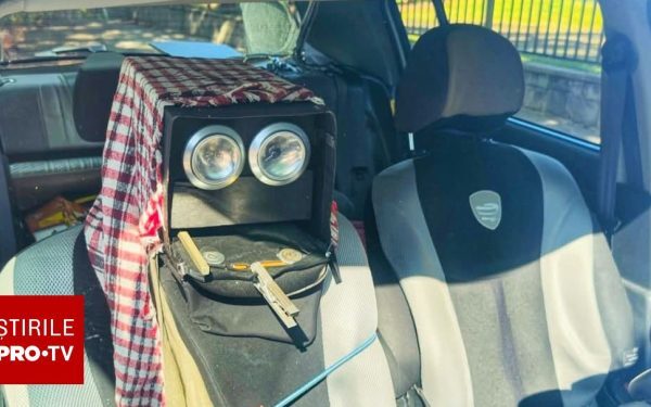 Dacia cu radar din bere, pe Waze. Localnic revoltat, IQ mare