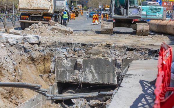 București: 5 șantiere noi la termoficare, 4000 de blocuri fără apă caldă