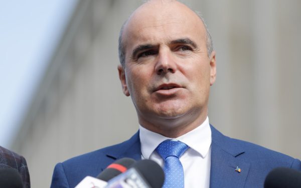 Rareș Bogdan îi dă lecții lui Bolojan despre negocieri cu Comisia Europeană