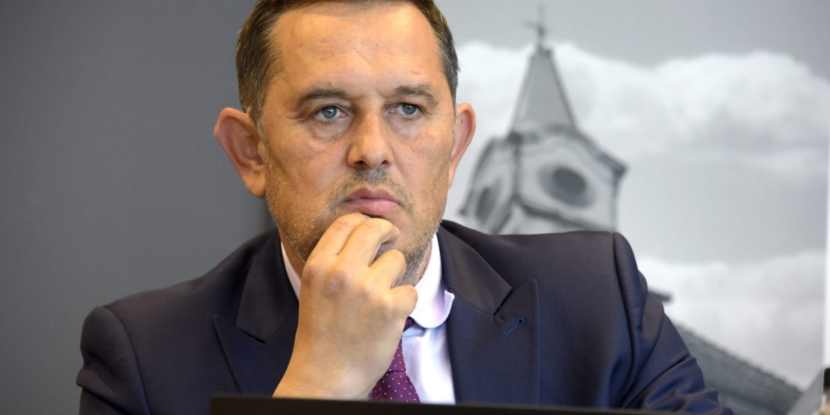Piperea: Fritz, NU mai poate fi primar