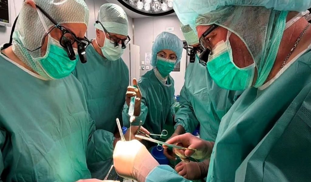 Iași: Premieră cardiacă! Primul transplant salvează un bărbat de 44 de ani