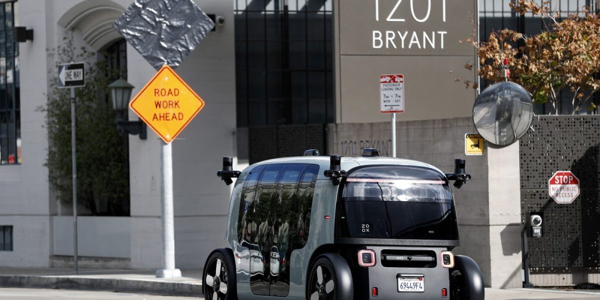 AMAZON: Mașini autonome, probleme în trafic, rechemare în service