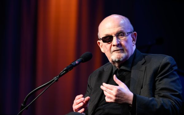 Rushdie: Ce nu poate AI? Răspunsul lui e clar. Zero