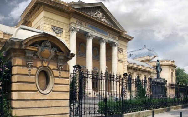 UMF Carol Davila: 2.006 locuri la Medicină. Concurență acerbă