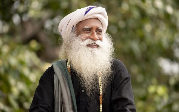 Sadhguru: „Mor fericit un ratat” în misiunea sa globală
