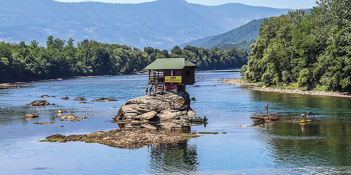 Dunărea seacă: Serbia caută salvări în râuri și lacuri
