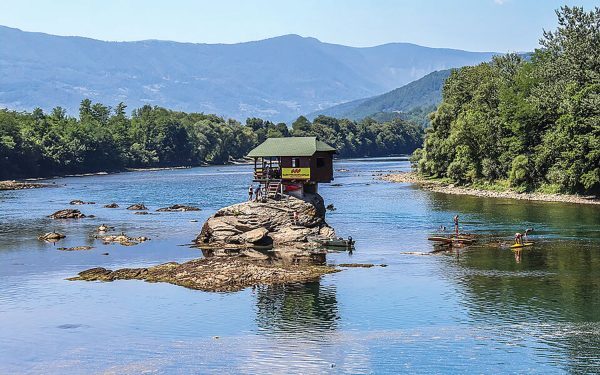 Dunărea seacă: Serbia caută salvări în râuri și lacuri