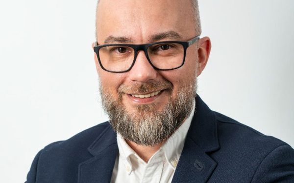 România la 25% adopție cloud, dublu față de UE. AI prinde aripi