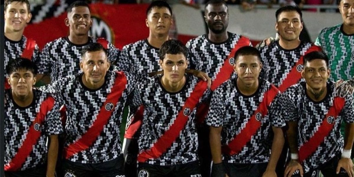 Tricoul nebun din fotbal ce a salvat un club de faliment