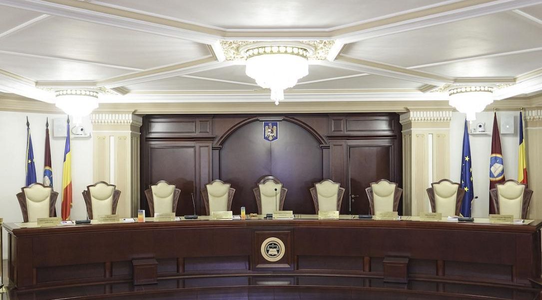 Președintele Iohannis contestă legea integrității la Curtea Constituțională