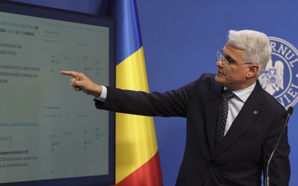 PÎSLARU: SALARII MARI LA PARLAMENT. AM EMAIL