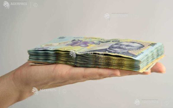 Tânăr de 19 ani, arestat: 100.000 lei țepuiți