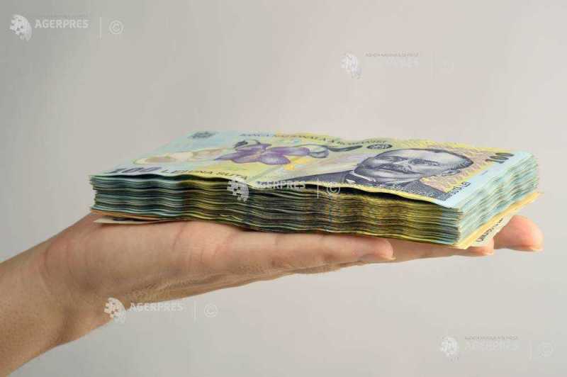 Tânăr de 19 ani, arestat: 100.000 lei țepuiți