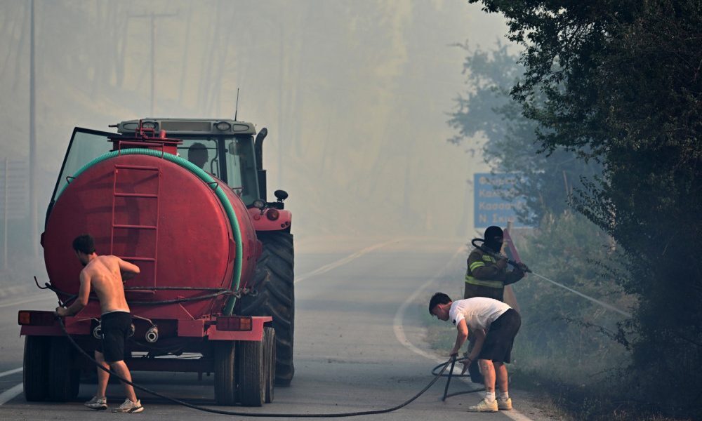 Incendiu Siviri: Evacuare pe mare