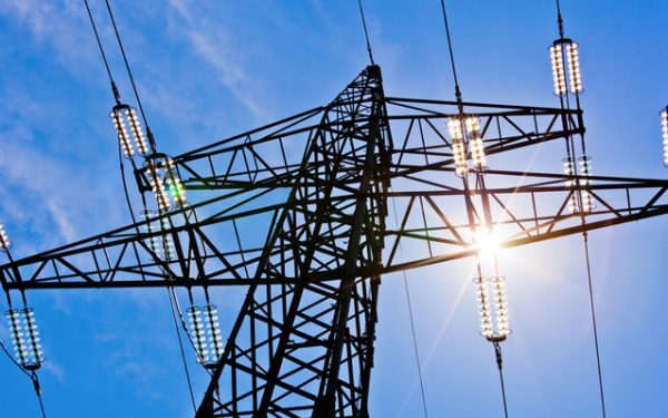 România, în criză energetică: Fabricile se închid, țintele gazelor ratate