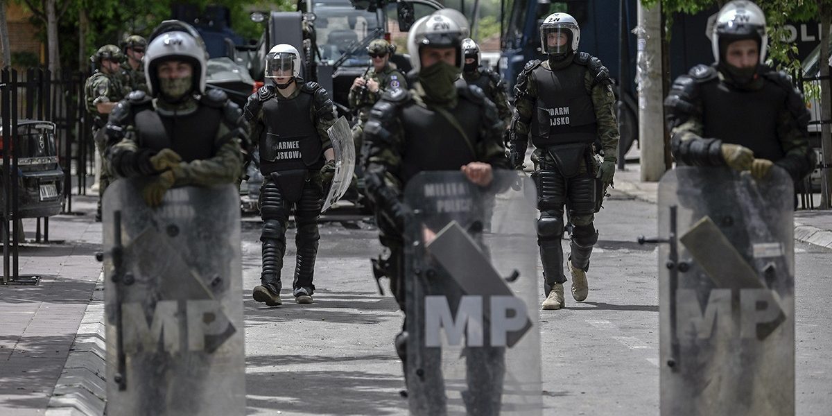 NATO retrage trupe din Kosovo, focare de conflict sârb-kosovar