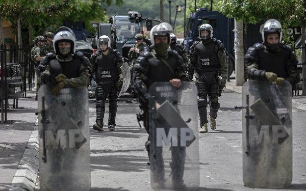 NATO retrage trupe din Kosovo, focare de conflict sârb-kosovar