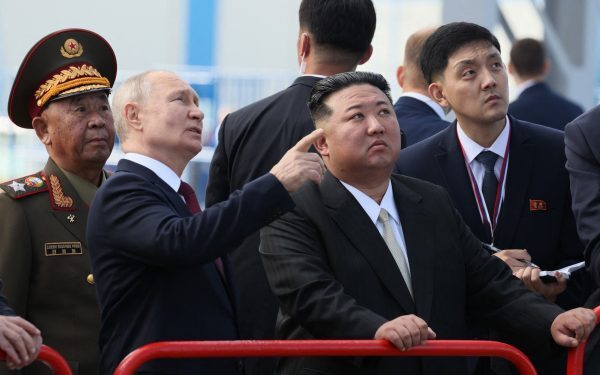 Coreea de Nord, sacul de bani și muniții pentru Rusia pe front