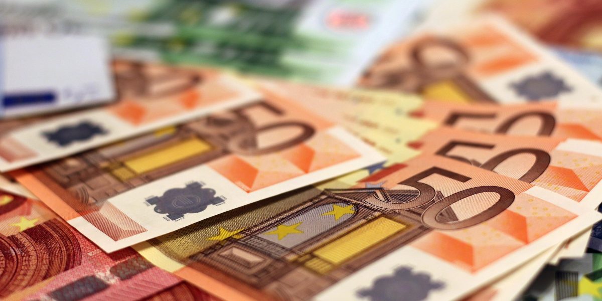 Femeie, pensie furată după Maroc: 32.800 de euro de returnat