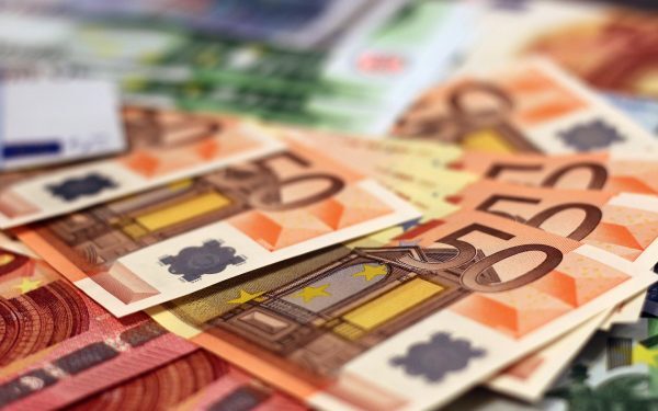 Femeie, pensie furată după Maroc: 32.800 de euro de returnat
