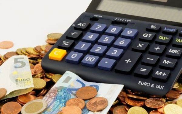 Euro la 5,2513 lei: moneda românească pierde teren