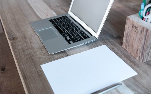 Apple integrează AI-ul Alibaba pe Mac-urile din China