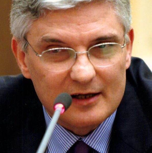 Dăianu: Reducerea taxelor în 2027, o eroare majoră