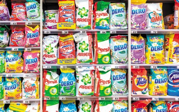 România dă Dero pe import: de ce ajungem să cumpărăm detergentul propriu