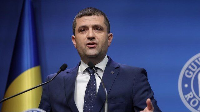 Miruță: Barjele scufundate vineri, noi blocaje pe Dunăre