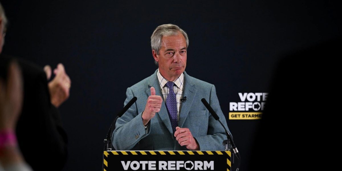 Farage, victorie în Anglia: coș de gunoi pe cap, adversar învins