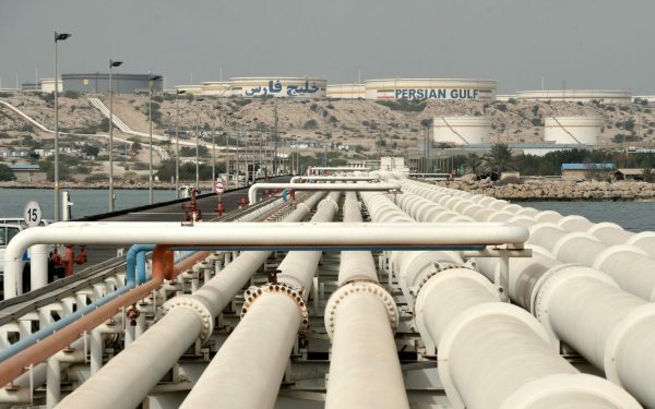 Ormuz și atacuri: Petrolul sare pe fondul tensiunilor regionale